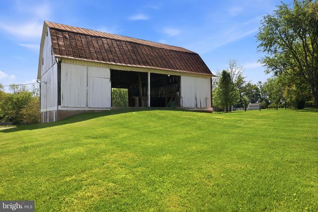 39423 IRISH CORNER RD, Lovettsville, VA 20180
