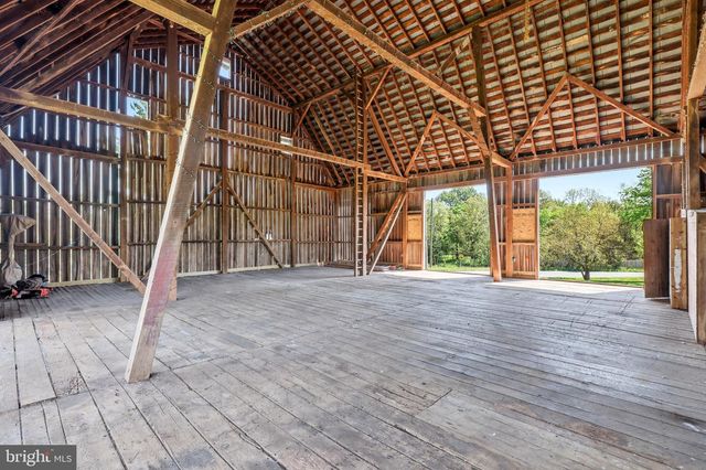 39423 IRISH CORNER RD, Lovettsville, VA 20180