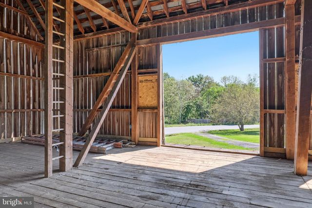 39423 IRISH CORNER RD, Lovettsville, VA 20180