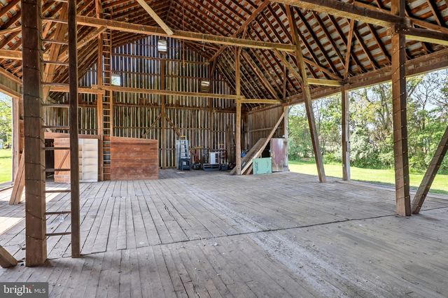 39423 IRISH CORNER RD, Lovettsville, VA 20180