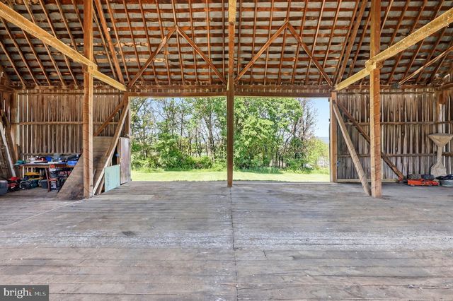 39423 IRISH CORNER RD, Lovettsville, VA 20180