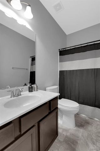 917 Summit Oaks Drive, Eureka, MO 63025