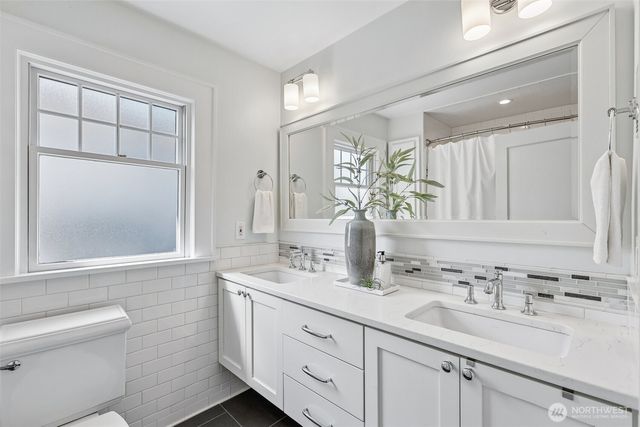 5248 17th Avenue NE, Seattle, WA 98105