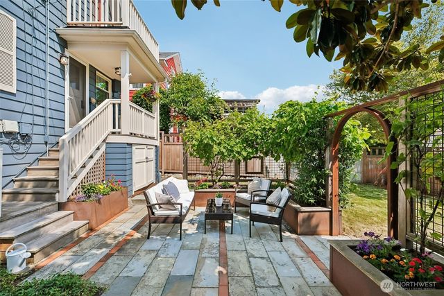 5248 17th Avenue NE, Seattle, WA 98105
