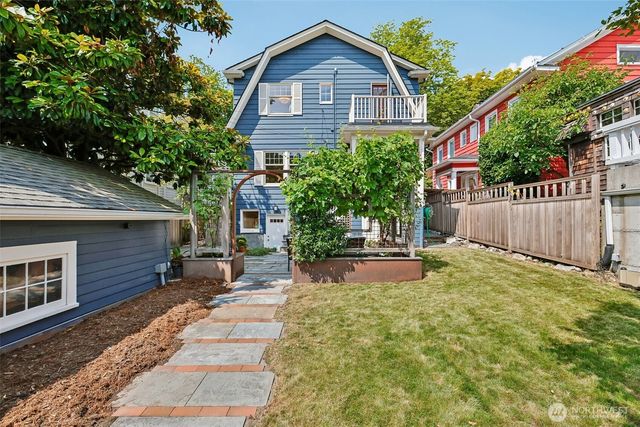 5248 17th Avenue NE, Seattle, WA 98105