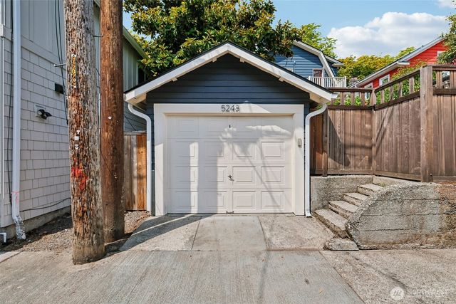 5248 17th Avenue NE, Seattle, WA 98105