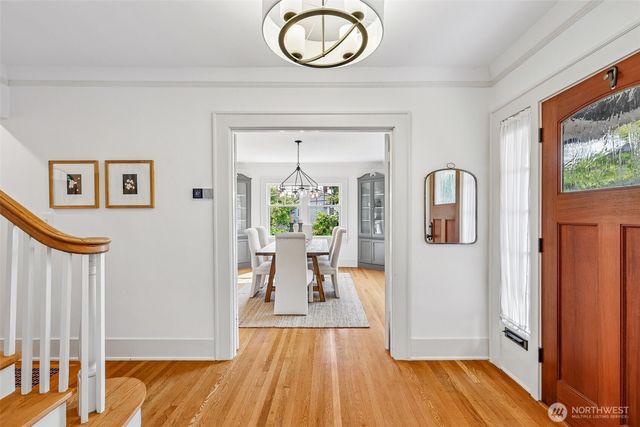 5248 17th Avenue NE, Seattle, WA 98105