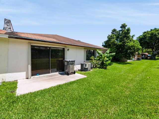 4948 Regina Court, West Palm Beach, FL 33415