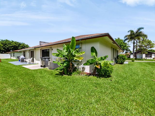 4948 Regina Court, West Palm Beach, FL 33415