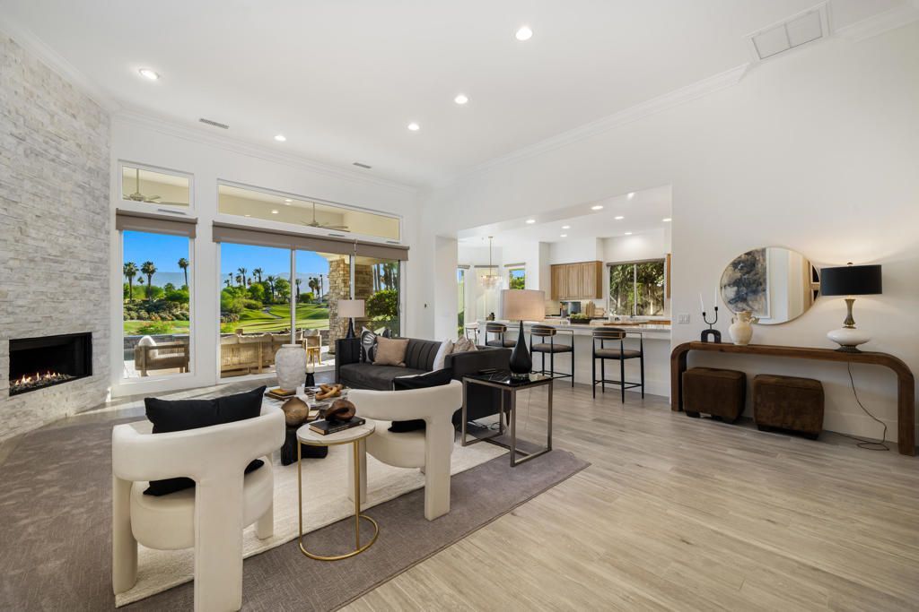 Image 16 of property listing at 411 Tomahawk Drive, Palm Desert, CA 92211