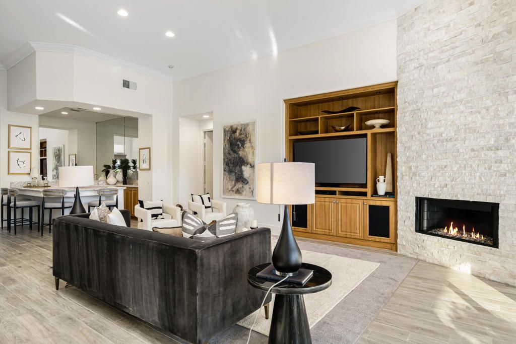 Image 19 of property listing at 411 Tomahawk Drive, Palm Desert, CA 92211