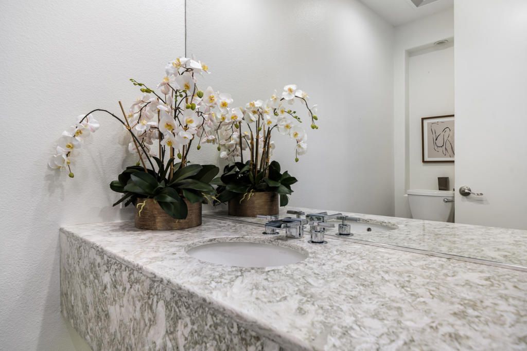Image 31 of property listing at 411 Tomahawk Drive, Palm Desert, CA 92211