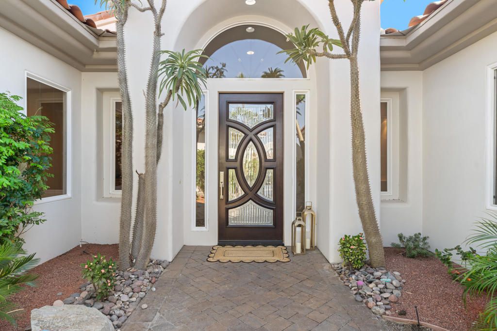 Image 5 of property listing at 411 Tomahawk Drive, Palm Desert, CA 92211