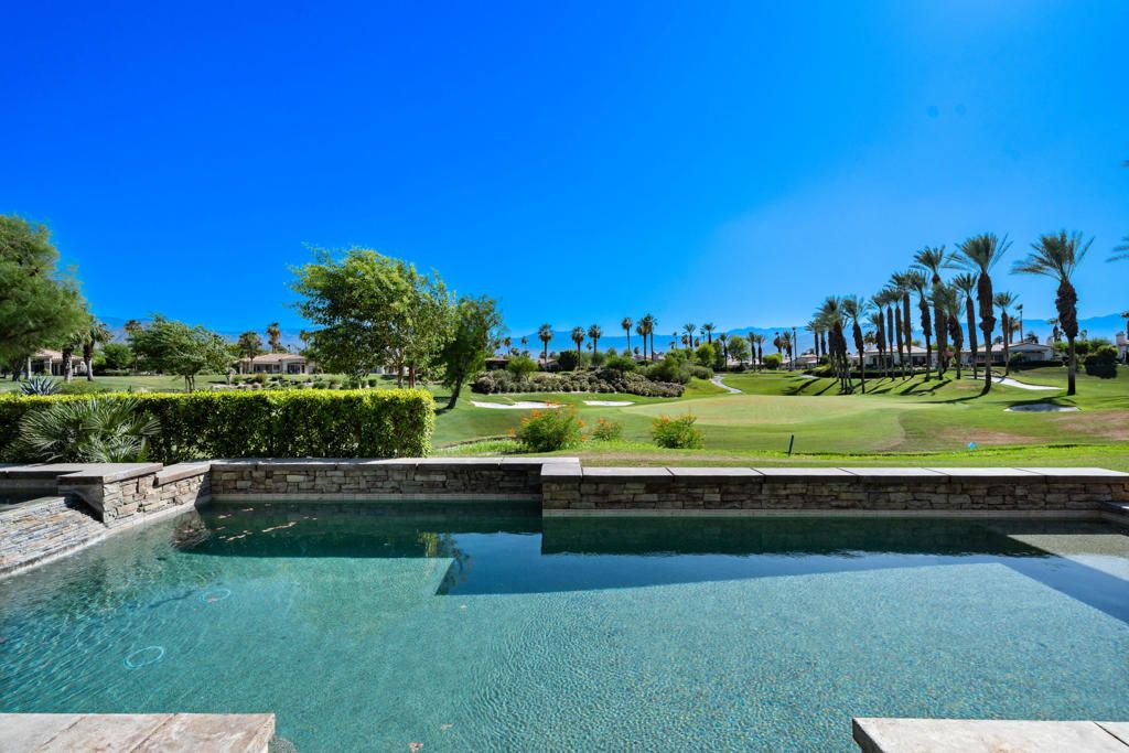 Image 6 of property listing at 411 Tomahawk Drive, Palm Desert, CA 92211