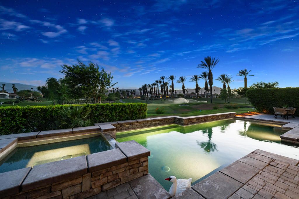 Image 7 of property listing at 411 Tomahawk Drive, Palm Desert, CA 92211