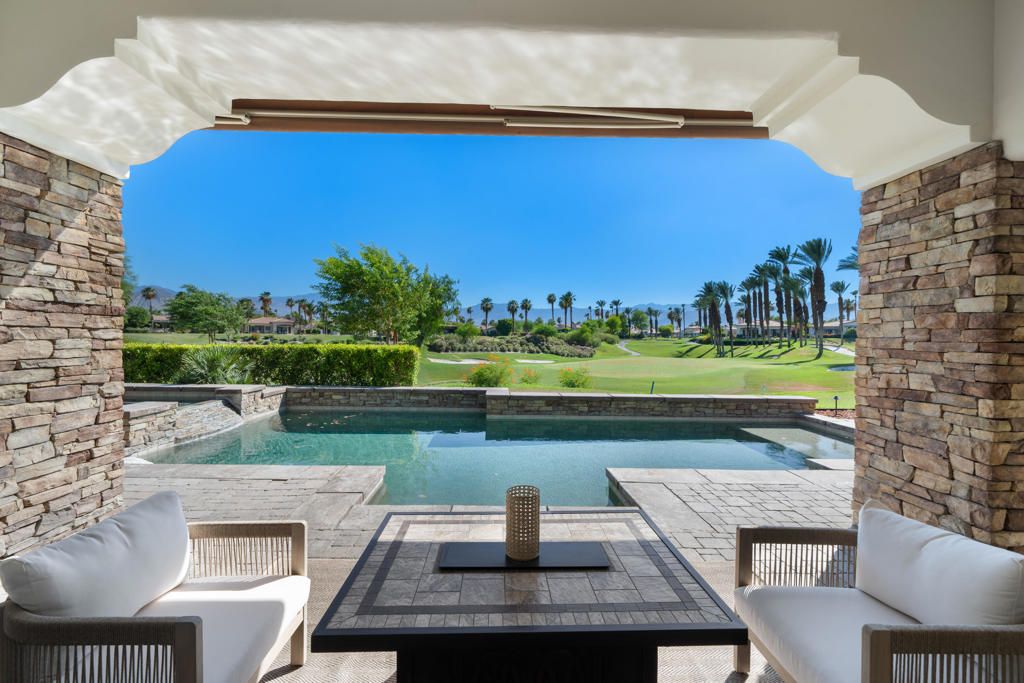 Image 8 of property listing at 411 Tomahawk Drive, Palm Desert, CA 92211