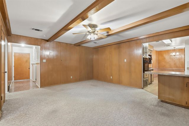 214 Jill Ann Drive, Burleson, TX 76028