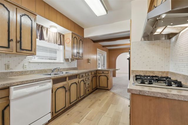 214 Jill Ann Drive, Burleson, TX 76028