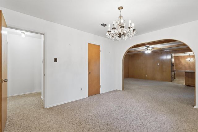 214 Jill Ann Drive, Burleson, TX 76028