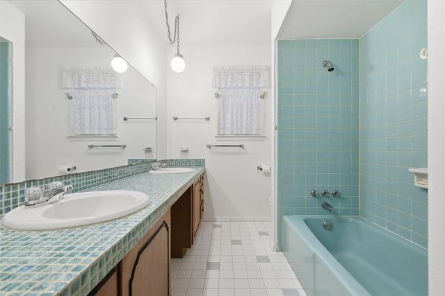 214 Jill Ann Drive, Burleson, TX 76028