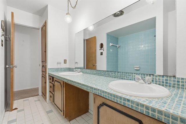 214 Jill Ann Drive, Burleson, TX 76028