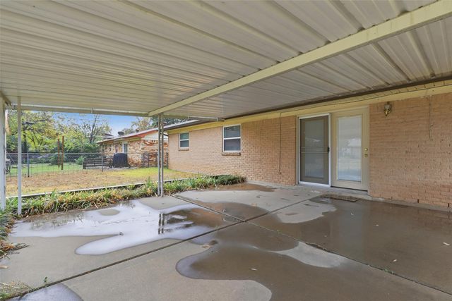 214 Jill Ann Drive, Burleson, TX 76028