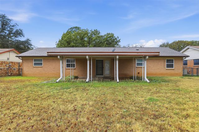 214 Jill Ann Drive, Burleson, TX 76028