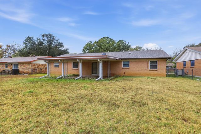 214 Jill Ann Drive, Burleson, TX 76028