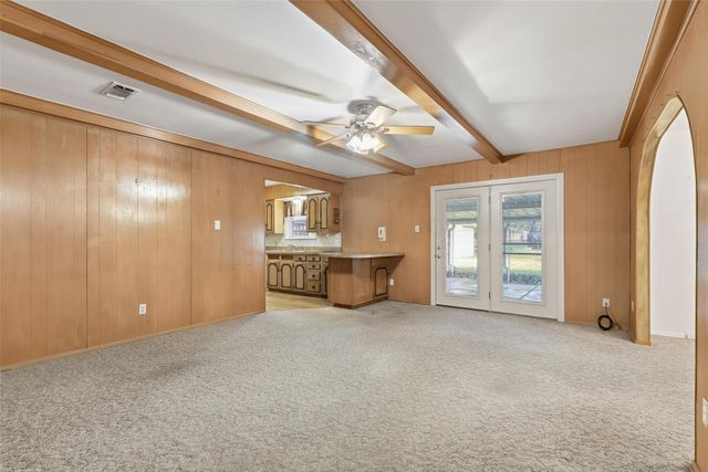 214 Jill Ann Drive, Burleson, TX 76028