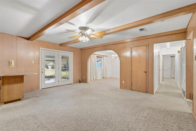 214 Jill Ann Drive, Burleson, TX 76028