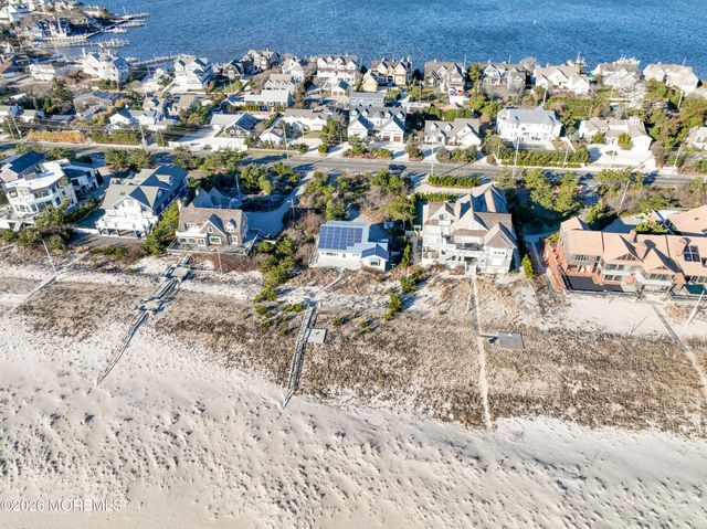 1521 Ocean Avenue, Mantoloking, NJ 08738