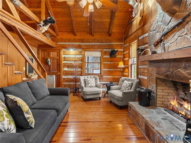 837 Briery Hills Dr, Meherrin, VA 23954