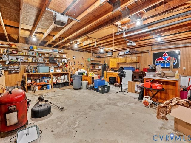 837 Briery Hills Dr, Meherrin, VA 23954