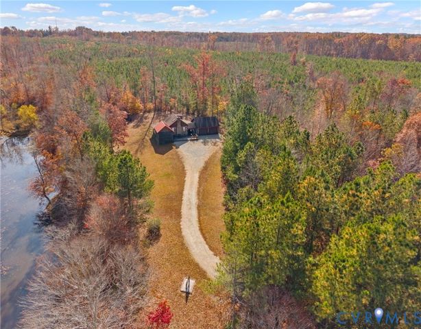 837 Briery Hills Dr, Meherrin, VA 23954