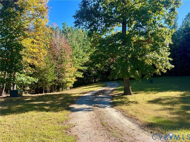 837 Briery Hills Dr, Meherrin, VA 23954