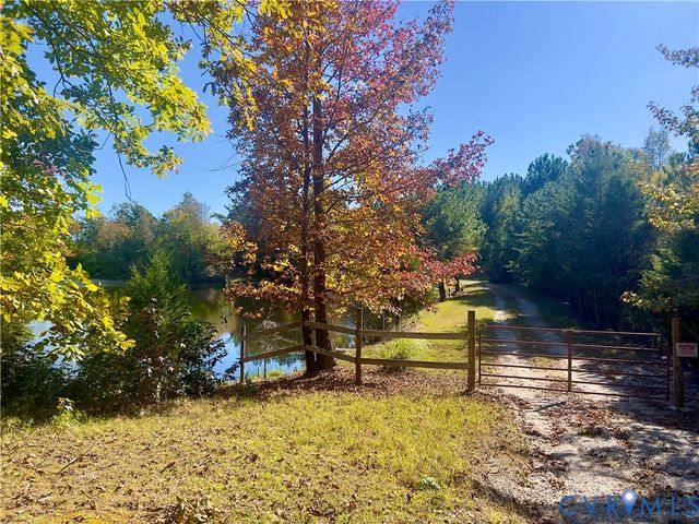 837 Briery Hills Dr, Meherrin, VA 23954