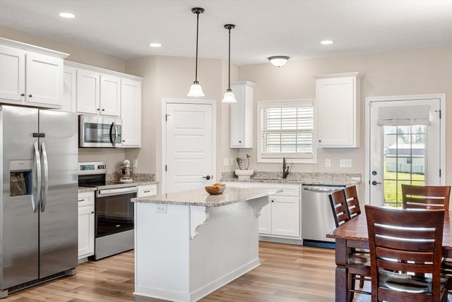 57 Cheney Ln, Lafayette, TN 37083