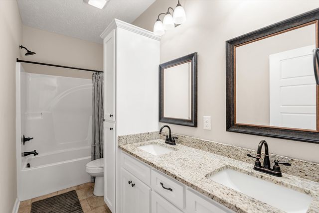 57 Cheney Ln, Lafayette, TN 37083