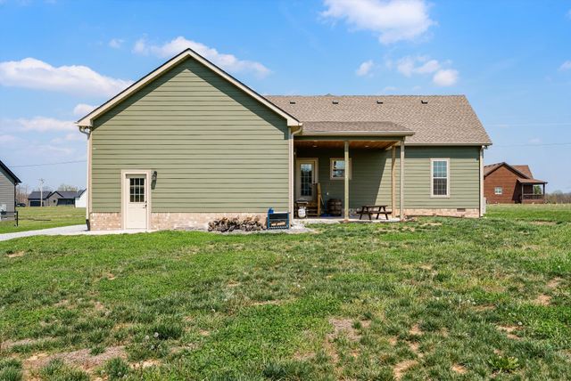 57 Cheney Ln, Lafayette, TN 37083