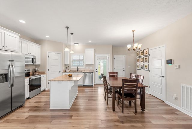 57 Cheney Ln, Lafayette, TN 37083