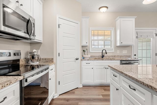 57 Cheney Ln, Lafayette, TN 37083