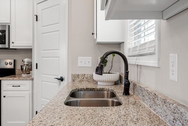 57 Cheney Ln, Lafayette, TN 37083