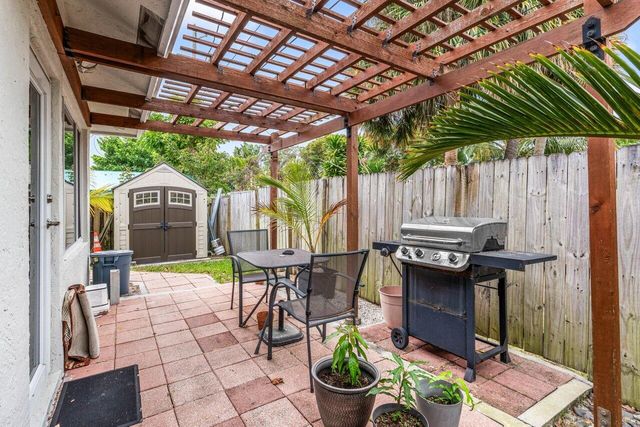 1501 N Palmway, Lake Worth Beach, FL 33460