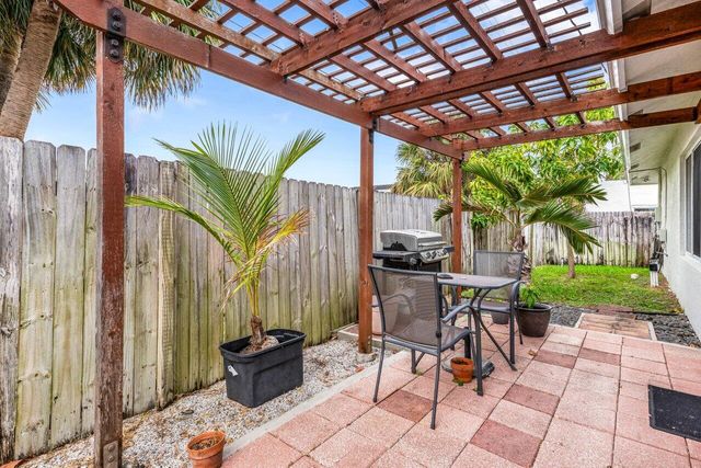 1501 N Palmway, Lake Worth Beach, FL 33460
