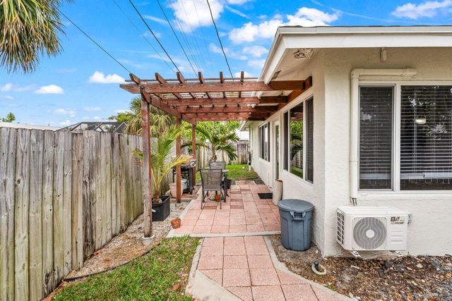 1501 N Palmway, Lake Worth Beach, FL 33460