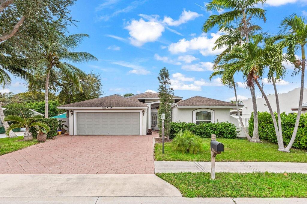 1501 N Palmway, Lake Worth Beach, FL 33460