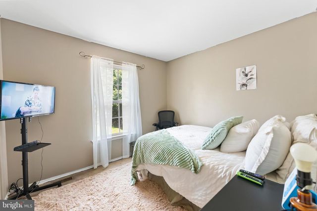 975 LINDSEY DR, Deptford, NJ 08096