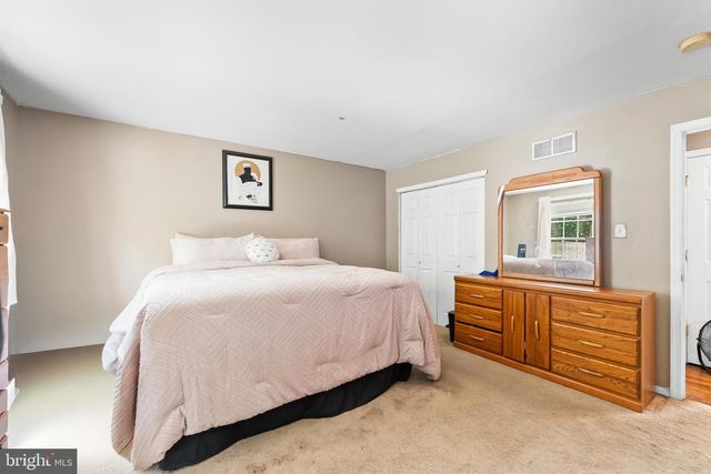 975 LINDSEY DR, Deptford, NJ 08096