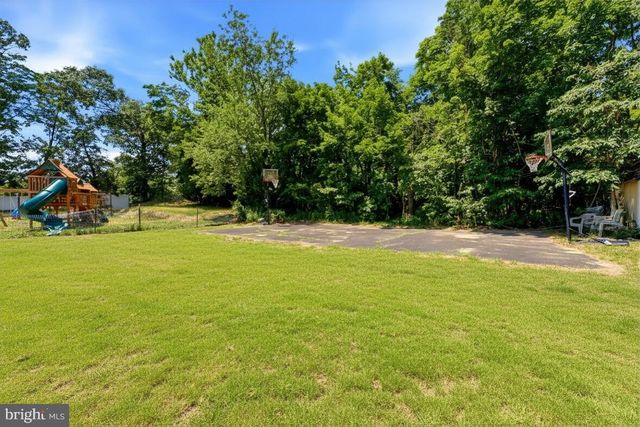 975 LINDSEY DR, Deptford, NJ 08096