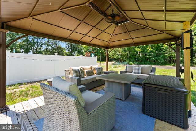 975 LINDSEY DR, Deptford, NJ 08096